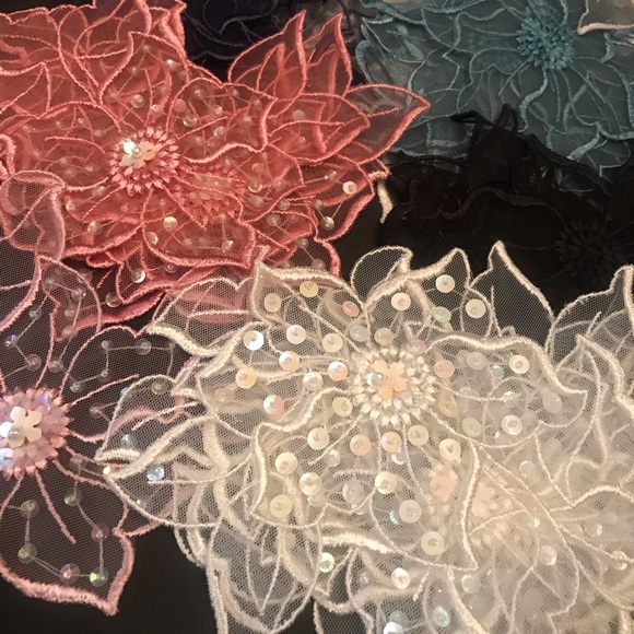 COPY - Mesh Flower And Leaf Appliqué’s (73) - Picture 5 of 13